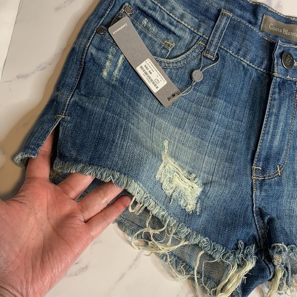 BNWT Denim/Jean Shorts W/ Frayed Edge | Woman Size 27 - Picture 3 of 5